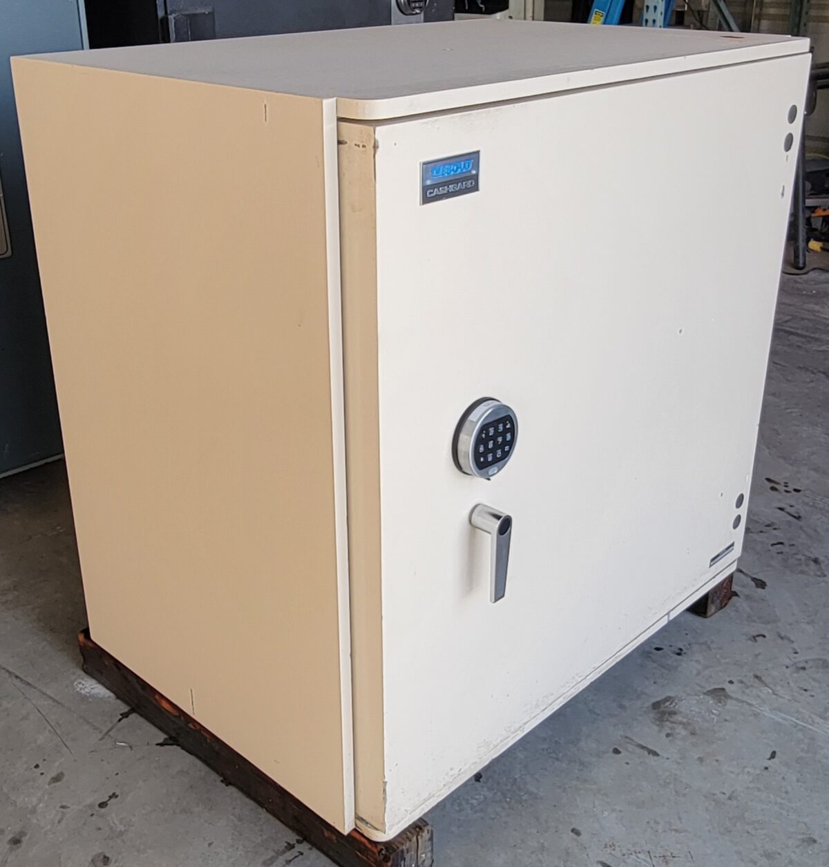 Diebold Cashguard TL15 Plate Safe with Lockers